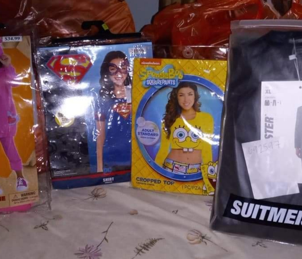 Costumes - Picture 2 of 3
